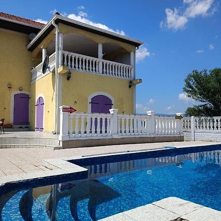 V & V Villa Lalince 외부 사진