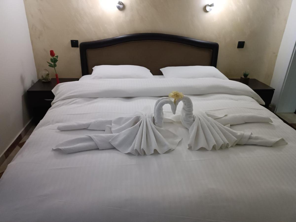 V & V Villa Lalince 외부 사진
