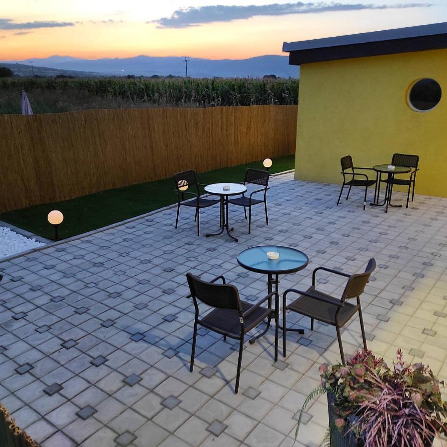 V & V Villa Lalince 외부 사진