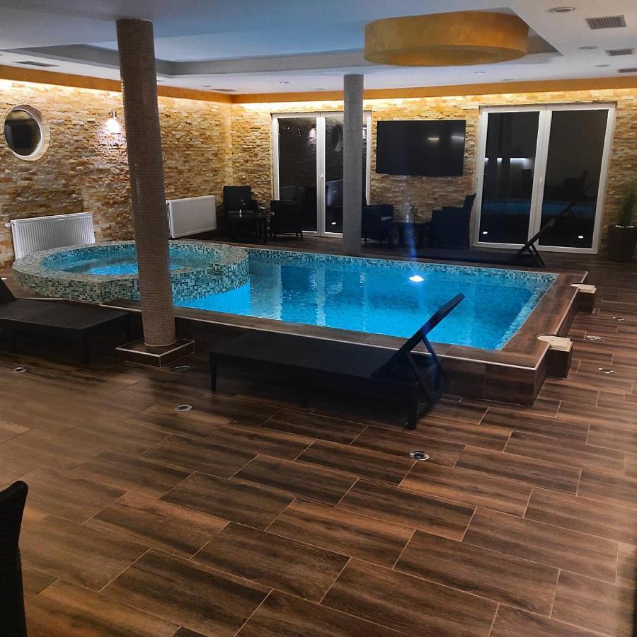 V & V Villa Lalince 외부 사진