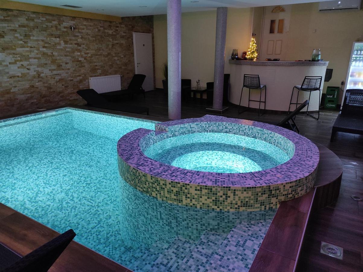 V & V Villa Lalince 외부 사진