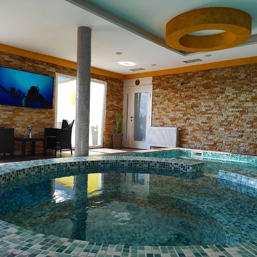 V & V Villa Lalince 외부 사진