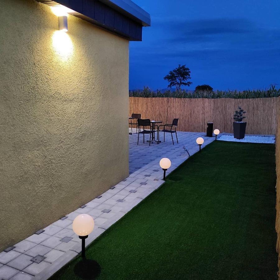 V & V Villa Lalince 외부 사진