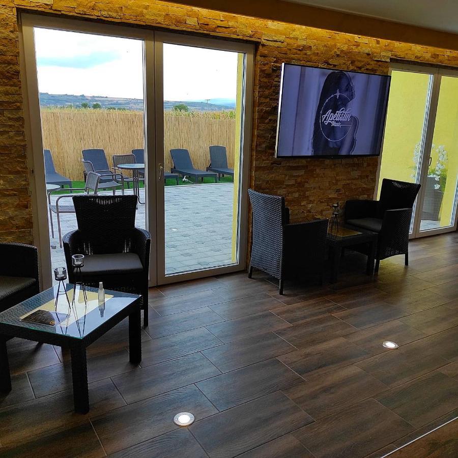 V & V Villa Lalince 외부 사진