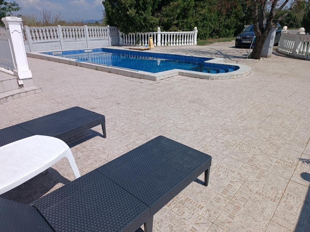 V & V Villa Lalince 외부 사진
